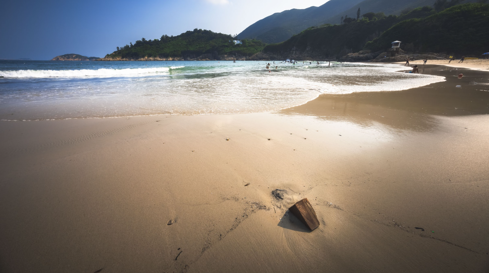 Fabulous white sand beach in Big Wave Bay